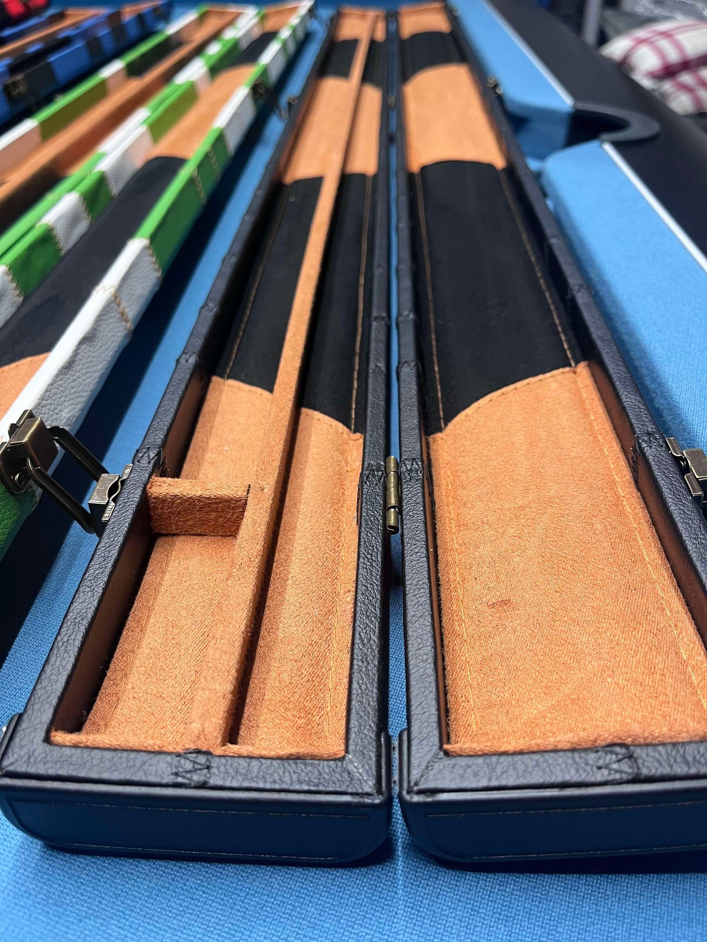3/4 Black Cue Case