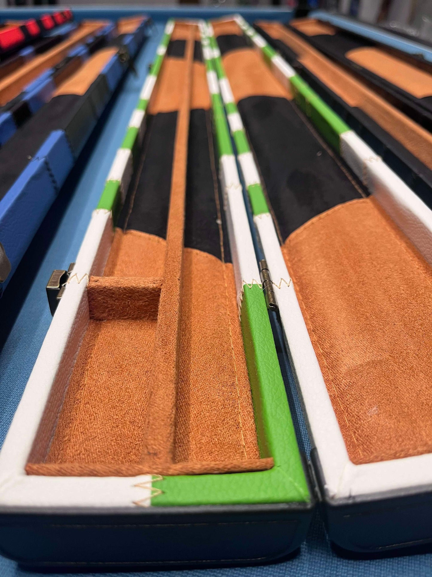 3/4 Green and White Cue Case