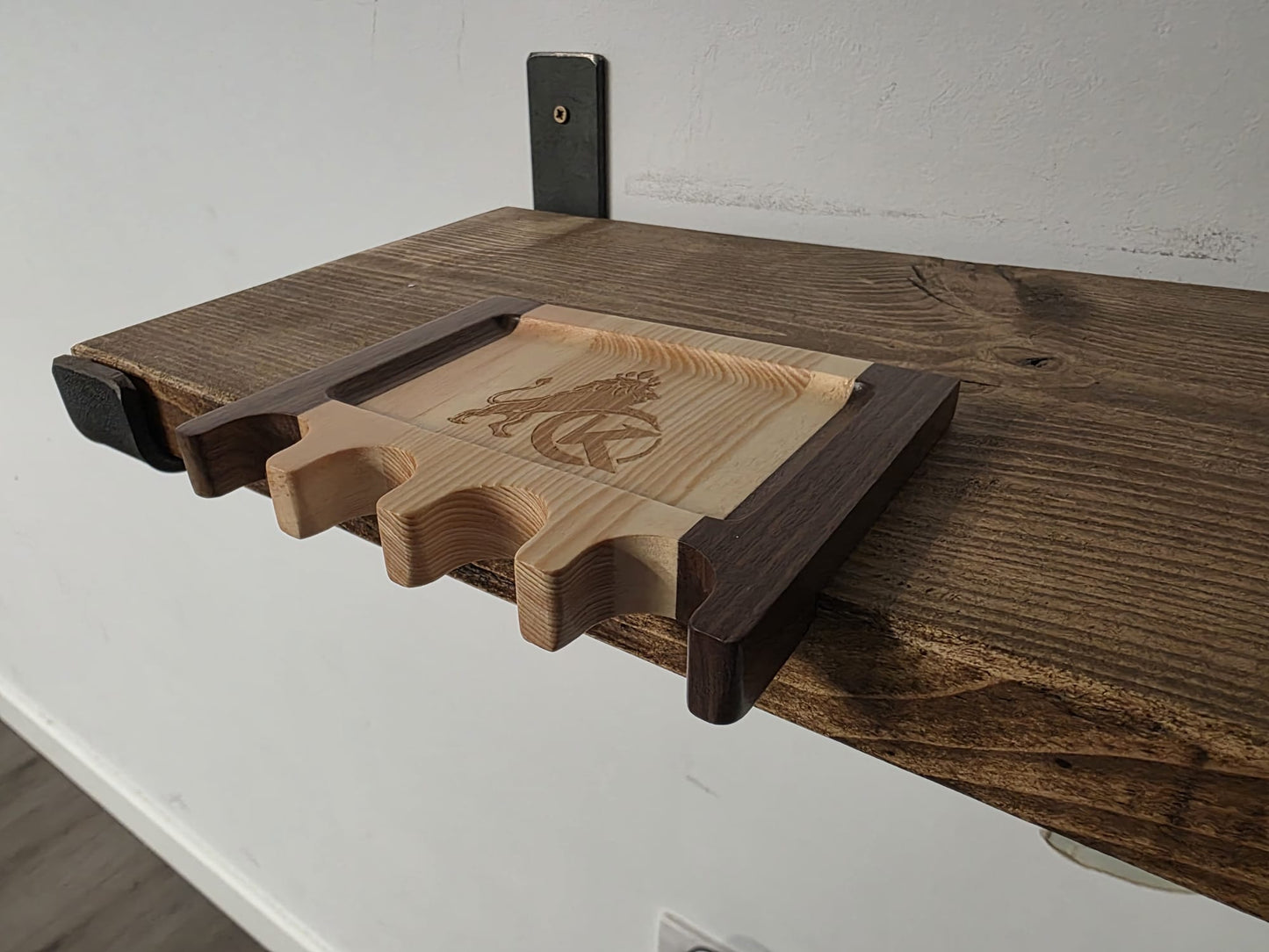 Wooden portable cue rack