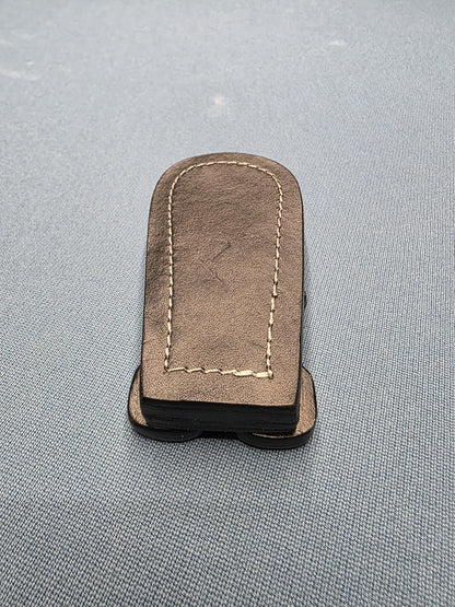 Folding portable cue rack